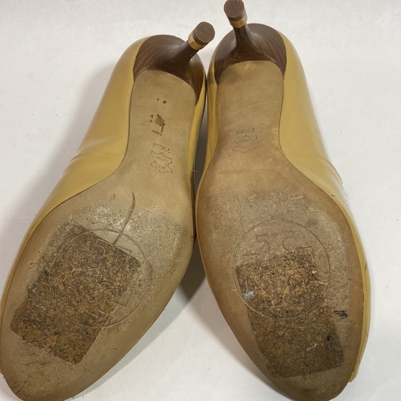 Tory Burch open toe pump mustard yellow - Picture 14 of 15